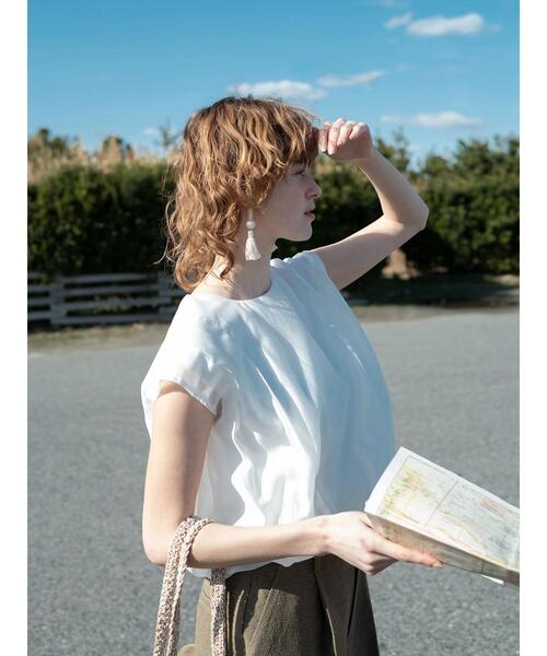 Lugnoncure（ルノンキュール）の「裾バルーントップス《2025summer catalog item》（シャツ/ブラウス・レディース・オフホワイト/ブラック/ベージュ・F）」の4枚目の写真