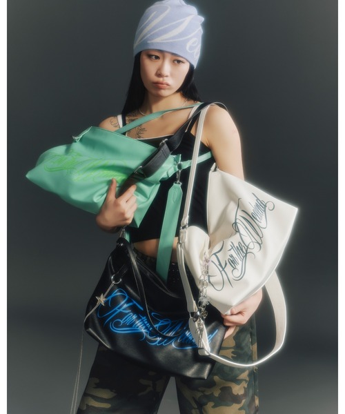 FTW（エフティダブリュー）の「2way Script Shoulder Bag（ショルダーバッグ・レディース・ホワイト/グリーン/ブラック・FREE）」の21枚目の写真