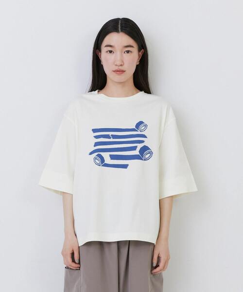 conges payes ADIEU TRISTESSE(コンジェ ペイエ アデュートリステス)の「文房具プリントTシャツ(Tシャツ/カットソー・レディース・キナリ/ベージュ/ブルーグレー・FREE)」の8枚目の写真