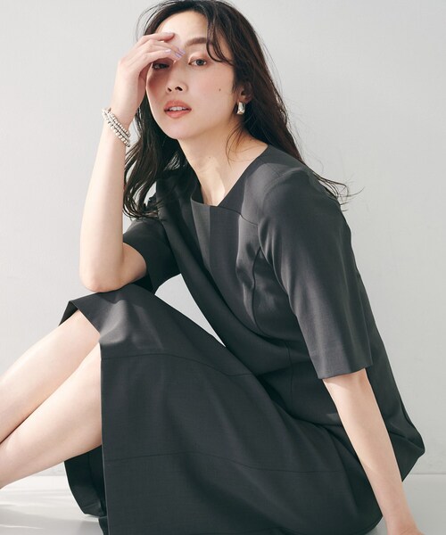 UNTITLED(アンタイトル)の「【きれいめ/上品/夏ワンピ】アシメネックワンピース(ワンピース・レディース・アイボリー/チャコールグレー・00/01/02/03/04/42/44/46/48/50)」の15枚目の写真