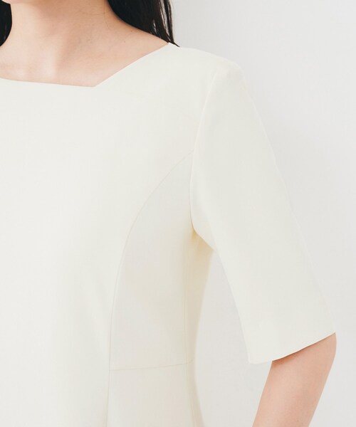 UNTITLED(アンタイトル)の「【きれいめ/上品/夏ワンピ】アシメネックワンピース(ワンピース・レディース・アイボリー/チャコールグレー・00/01/02/03/04/42/44/46/48/50)」の3枚目の写真