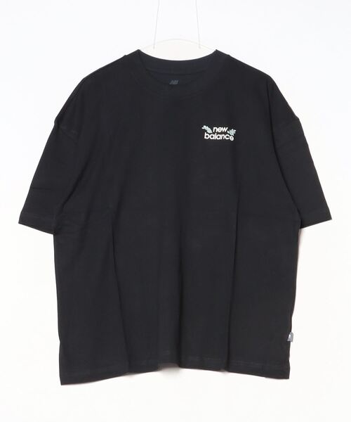 NEW BALANCE(ニューバランス)の「ニューバランス New Balance ショートスリーブTシャツ_フラワー オーバーサイズド(Tシャツ/カットソー・レディース・ブラック/ライトグリーン/ホワイト・S/M/L/XL)」の3枚目の写真