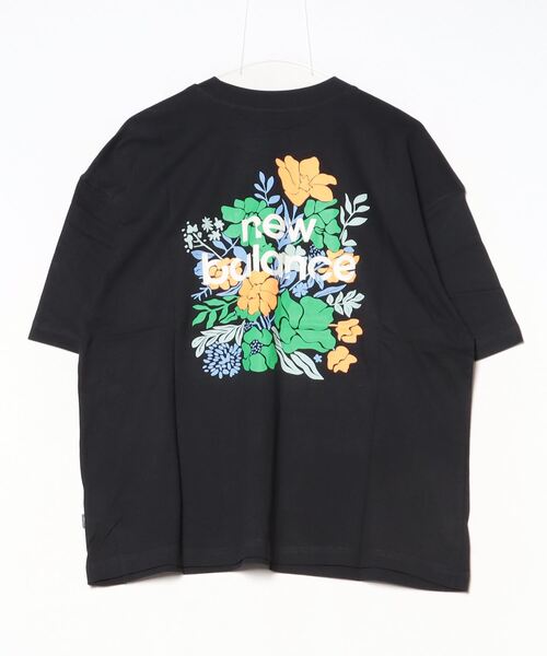 NEW BALANCE(ニューバランス)の「ニューバランス New Balance ショートスリーブTシャツ_フラワー オーバーサイズド(Tシャツ/カットソー・レディース・ブラック/ライトグリーン/ホワイト・S/M/L/XL)」の6枚目の写真
