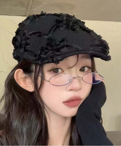 gossip!ロサンゼルス(ゴシップロサンゼルス)の「チュール立体フラワー付き ベレー帽 バスクバレー/ハンチング(ハンチング/ベレー帽・レディース・オフホワイト/ブラック・FREE)」の4枚目の写真