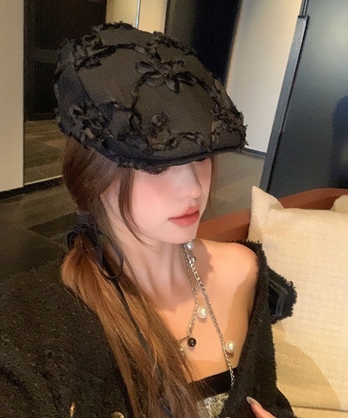 gossip!ロサンゼルス(ゴシップロサンゼルス)の「チュール立体フラワー付き ベレー帽 バスクバレー/ハンチング(ハンチング/ベレー帽・レディース・オフホワイト/ブラック・FREE)」の7枚目の写真