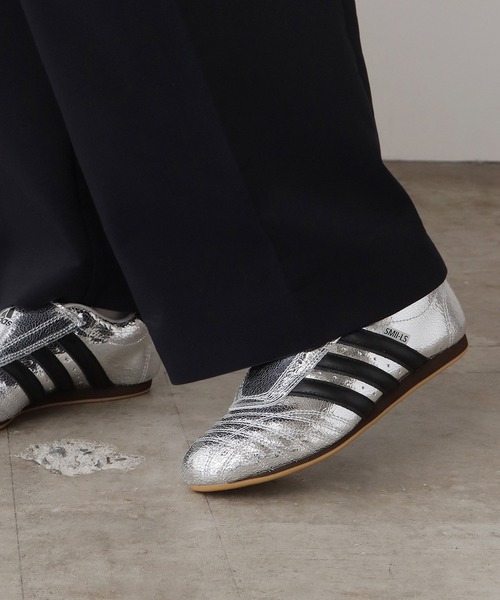 adidas(アディダス)の「adidas/アディダス TAEKWONDO W スニーカー 秋物 秋服 2026年秋冬(スニーカー・レディース・シルバー/ホワイト・25/24.5/24/23/23.5)」の2枚目の写真