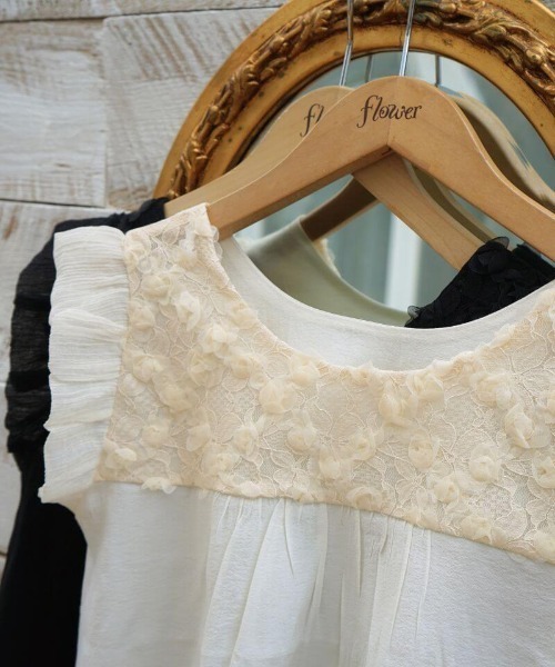 flower（フラワー）の「レーシーブロッサムトップ（シャツ/ブラウス・レディース・ブラック/アイボリー・FREE）」の16枚目の写真