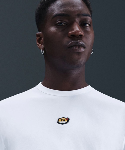 NIKE(ナイキ)の「NIKE M NSW TN TEE / ナイキ NSW TN S/S トップ 【SP】(Tシャツ/カットソー・メンズ・ホワイト/ブラック・XL/L/M/S/XXL)」の3枚目の写真
