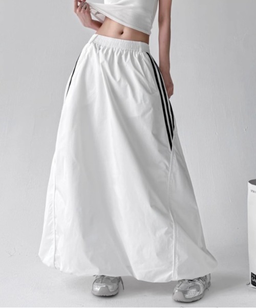 ROOPTOKYO(ループトウキョウ)の「サイドライン バルーンスカート(スカート・レディース・ホワイト/ブラック/ブルー・FREE)」の2枚目の写真