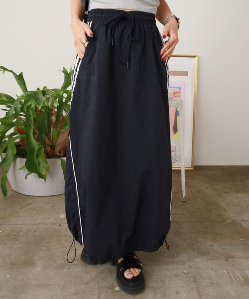ROOPTOKYO(ループトウキョウ)の「サイドライン バルーンスカート(スカート・レディース・ホワイト/ブラック/ブルー・FREE)」の3枚目の写真