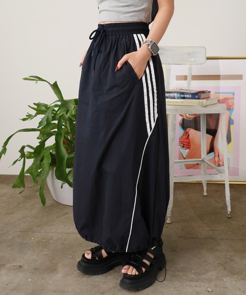 ROOPTOKYO(ループトウキョウ)の「サイドライン バルーンスカート(スカート・レディース・ホワイト/ブラック/ブルー・FREE)」の10枚目の写真