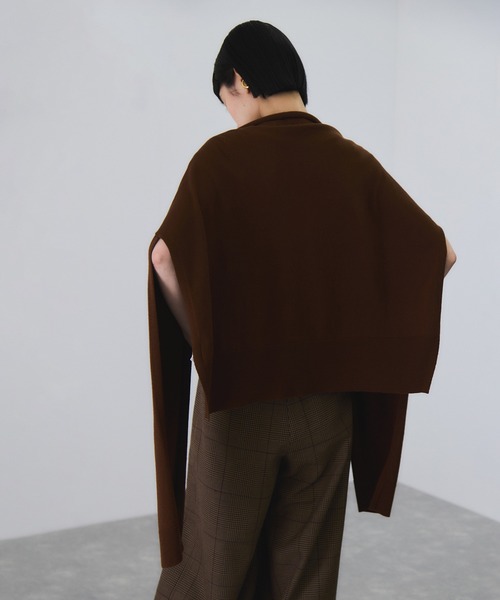 ADAM ET ROPE'（アダムエロペ）の「ラップストールコンビノースリーブプルオーバー（ニット/セーター・レディース・ラベンダー/ブラウン/グレー・FREE）」の9枚目の写真