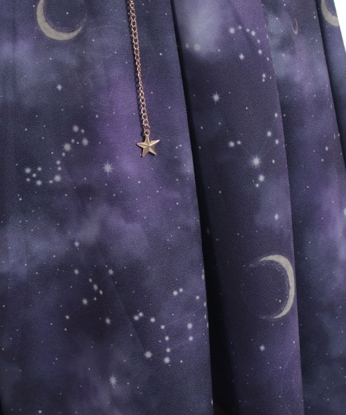 axes femme（アクシーズファム）の「ステラプリントイレヘムスカート（スカート・レディース・ブラック/パープル/ネイビー・FREE）」の11枚目の写真