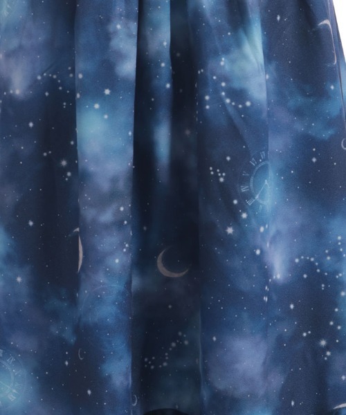 axes femme（アクシーズファム）の「ステラプリントイレヘムスカート（スカート・レディース・ブラック/パープル/ネイビー・FREE）」の5枚目の写真