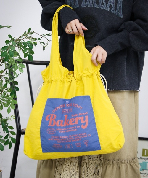 niko and...(ニコアンド)の「オリジナル ポケット巾着トート(トートバッグ・レディース・カーキ/ホワイト/イエロー/オレンジ/ネイビー・0)」の4枚目の写真