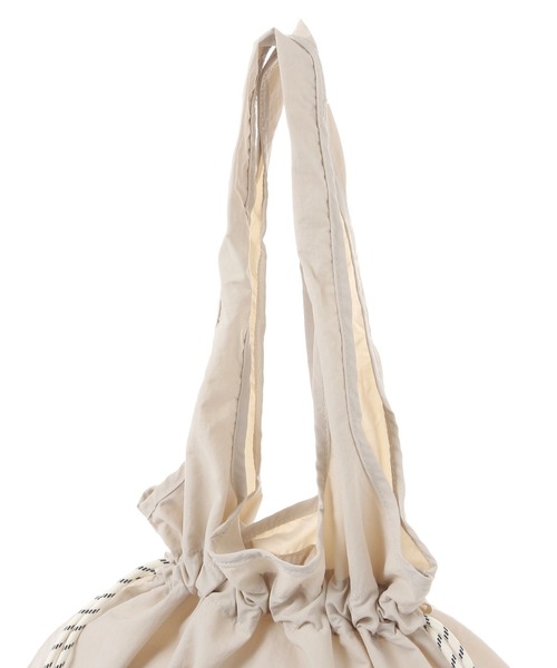 niko and...(ニコアンド)の「オリジナル ポケット巾着トート(トートバッグ・レディース・カーキ/ホワイト/イエロー/オレンジ/ネイビー・0)」の11枚目の写真