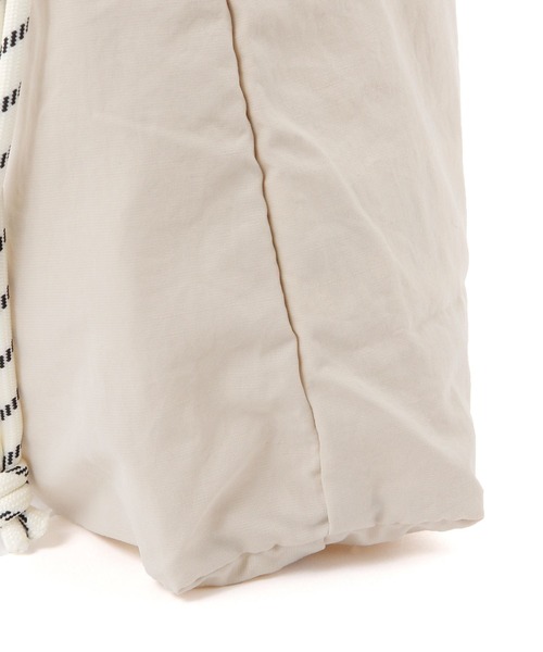 niko and...(ニコアンド)の「オリジナル ポケット巾着トート(トートバッグ・レディース・カーキ/ホワイト/イエロー/オレンジ/ネイビー・0)」の15枚目の写真