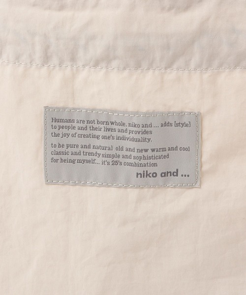 niko and...(ニコアンド)の「オリジナル ポケット巾着トート(トートバッグ・レディース・カーキ/ホワイト/イエロー/オレンジ/ネイビー・0)」の16枚目の写真
