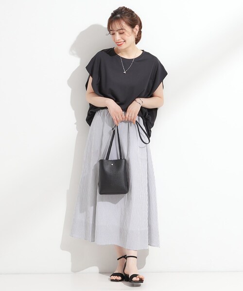 SHOO・LA・RUE(シューラルー)の「【軽量】ふわっと軽い3層ショルダーバッグ(ショルダーバッグ・レディース・シルバー/ブラック/ベージュ系4/グレー系4/ネイビー系6/ワインレッド・00)」の8枚目の写真