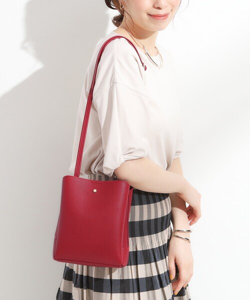 SHOO・LA・RUE(シューラルー)の「【軽量】ふわっと軽い3層ショルダーバッグ(ショルダーバッグ・レディース・シルバー/ブラック/ベージュ系4/グレー系4/ネイビー系6/ワインレッド・00)」の9枚目の写真