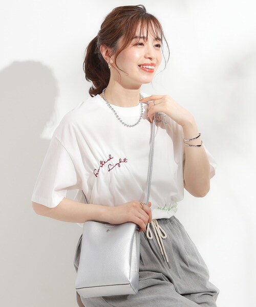 SHOO・LA・RUE(シューラルー)の「【軽量】ふわっと軽い3層ショルダーバッグ(ショルダーバッグ・レディース・シルバー/ブラック/ベージュ系4/グレー系4/ネイビー系6/ワインレッド・00)」の17枚目の写真