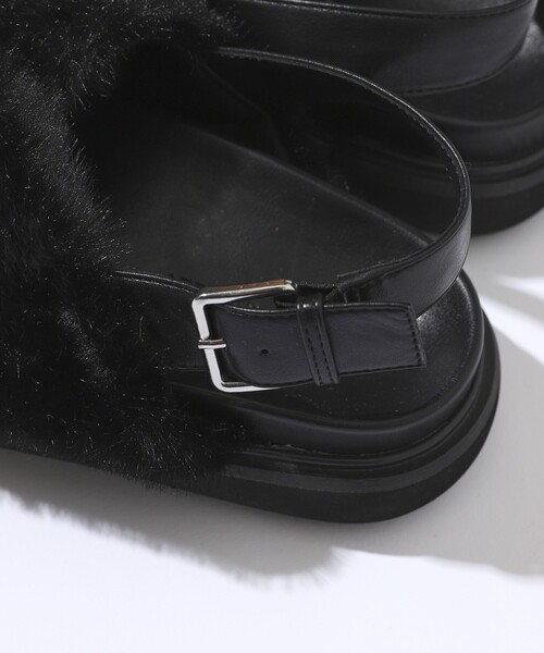 ATELIER BRUGGE（アトリエブルージュ）の「ATELIER BRUGGE/アトリエブルージュ ファークロスサンダル(22.5cm～24.5cmサイズ展開)（サンダル・レディース・ブラック/ベージュ・SMALL/LARGE/MEDIUM）」の6枚目の写真