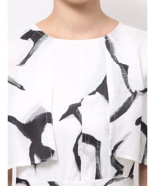 OUNNOUN(オウンノウン)の「【OUNNOUN】ケーププリントワンピース(ワンピース・レディース・ベージュ/ブラック・SMALL/MEDIUM)」の20枚目の写真