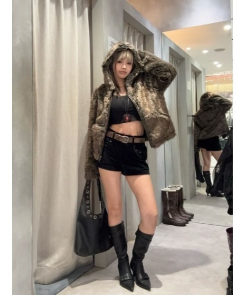 LAGUA GEM(ラグアジェム)の「FAUX FUR HOODIE ブルゾン(ブルゾン・レディース・ライトベージュ/ブラウン・FREE)」の12枚目の写真