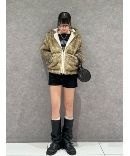 LAGUA GEM(ラグアジェム)の「FAUX FUR HOODIE ブルゾン(ブルゾン・レディース・ライトベージュ/ブラウン・FREE)」の9枚目の写真