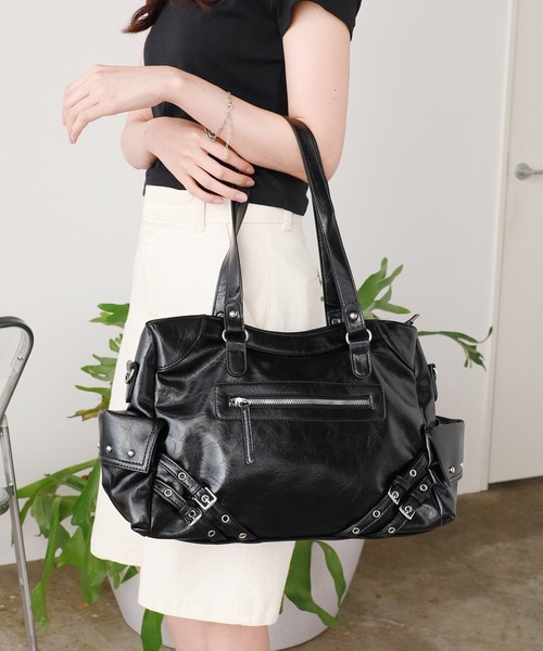 Chick（チック）の「Stud Design 2-Way Shoulder Bag/スタッズデザイン2wayショルダーバッグ（ショルダーバッグ・レディース・ホワイト/レッド/ブラック・FREE）」の8枚目の写真