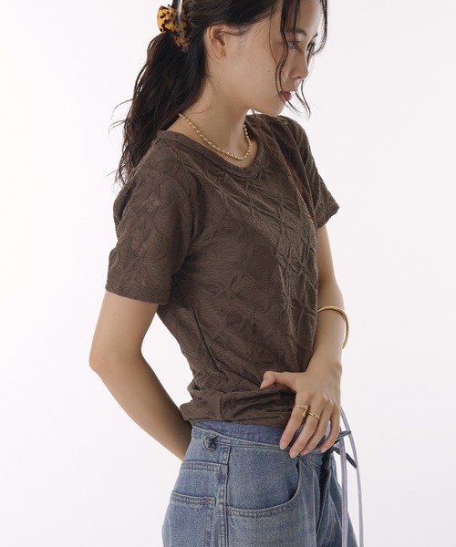 MUHET(ミュエータ)の「lace jacquard t-shirt / レースジャガードTシャツ(Tシャツ/カットソー・レディース・ブラウン/ブラック・FREE)」の6枚目の写真