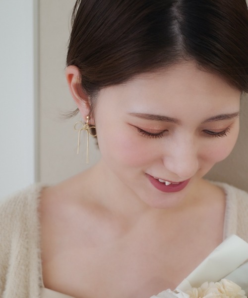 CERCA（チェルカ）の「saran jewelry/ショート リボンチェーン イヤリング（イヤリング・レディース・シルバー/ゴールド・FREE）」の6枚目の写真