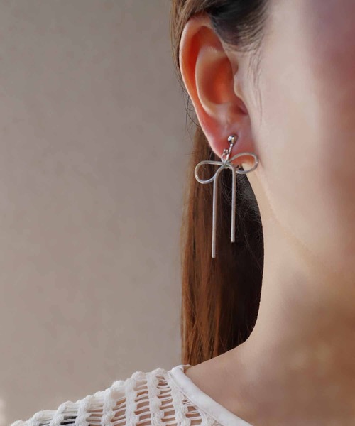 CERCA（チェルカ）の「saran jewelry/ショート リボンチェーン イヤリング（イヤリング・レディース・シルバー/ゴールド・FREE）」の7枚目の写真