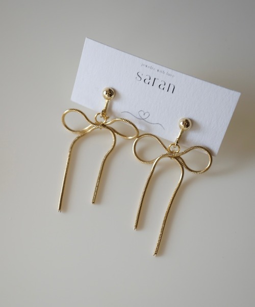 CERCA（チェルカ）の「saran jewelry/ショート リボンチェーン イヤリング（イヤリング・レディース・シルバー/ゴールド・FREE）」の8枚目の写真