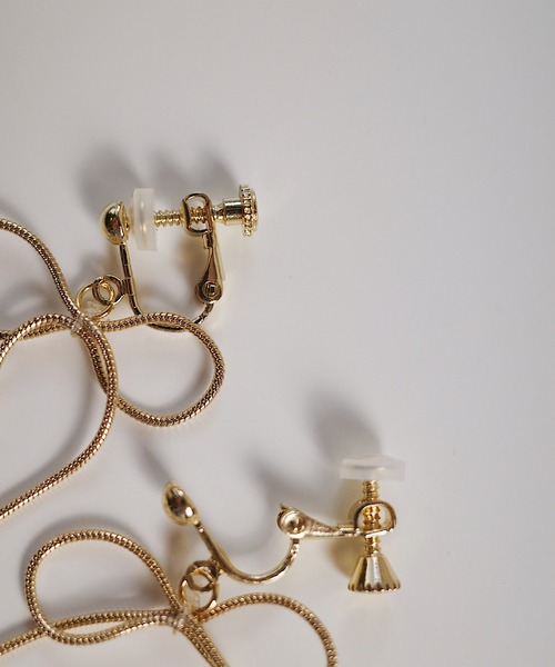 CERCA（チェルカ）の「saran jewelry/ショート リボンチェーン イヤリング（イヤリング・レディース・シルバー/ゴールド・FREE）」の13枚目の写真