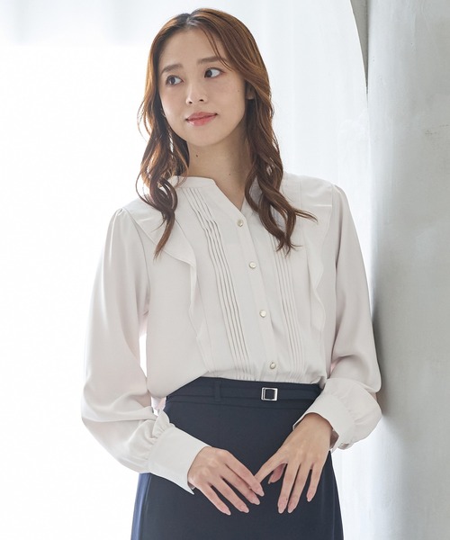 Honeys（ハニーズ）の「【WEB限定／褒められ】フリルピンタックブラウス（シャツ/ブラウス・レディース・ネイビー/アイボリー/ライトベージュ/ブラック/イエロー/ミント・S/M/LL/L/3L）」の3枚目の写真