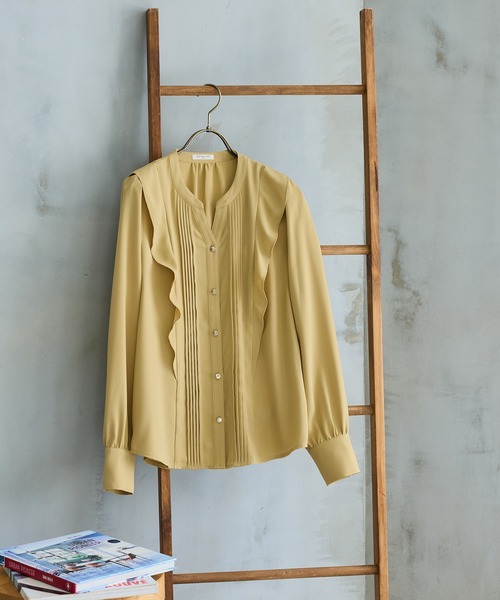 Honeys（ハニーズ）の「【WEB限定／褒められ】フリルピンタックブラウス（シャツ/ブラウス・レディース・ネイビー/アイボリー/ライトベージュ/ブラック/イエロー/ミント・S/M/LL/L/3L）」の7枚目の写真