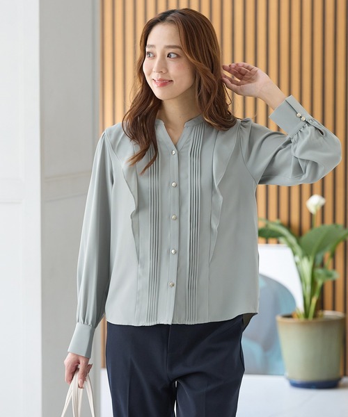 Honeys（ハニーズ）の「【WEB限定／褒められ】フリルピンタックブラウス（シャツ/ブラウス・レディース・ネイビー/アイボリー/ライトベージュ/ブラック/イエロー/ミント・S/M/LL/L/3L）」の10枚目の写真