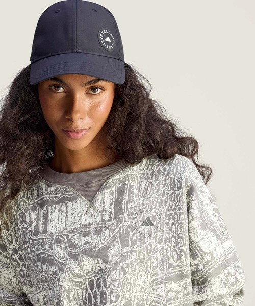 adidas by Stella McCartney(アディダスバイステラマッカートニー)の「adidas by Stella McCartney ルーズスウェットシャツ プリント / トレーナー / アディダス adidas(スウェット・レディース・ホワイト×グレー/ブラック・LARGE/MEDIUM/SMALL/X-LARGE/X-SMALL/XX-LARGE)」の4枚目の写真