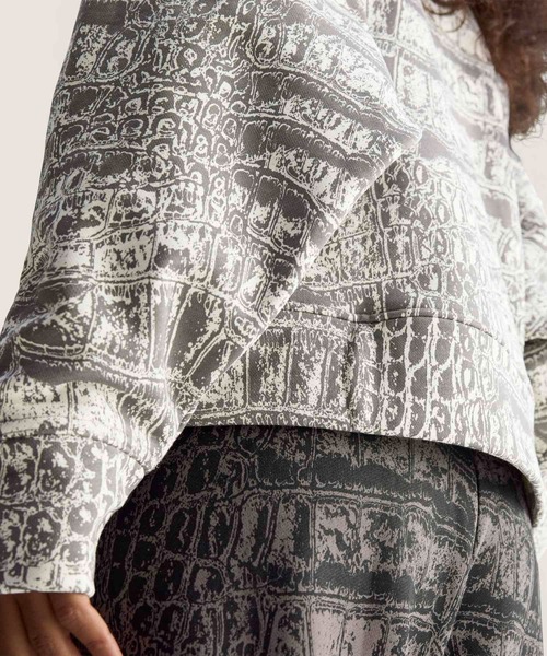 adidas by Stella McCartney(アディダスバイステラマッカートニー)の「adidas by Stella McCartney ルーズスウェットシャツ プリント / トレーナー / アディダス adidas(スウェット・レディース・ホワイト×グレー/ブラック・LARGE/MEDIUM/SMALL/X-LARGE/X-SMALL/XX-LARGE)」の6枚目の写真