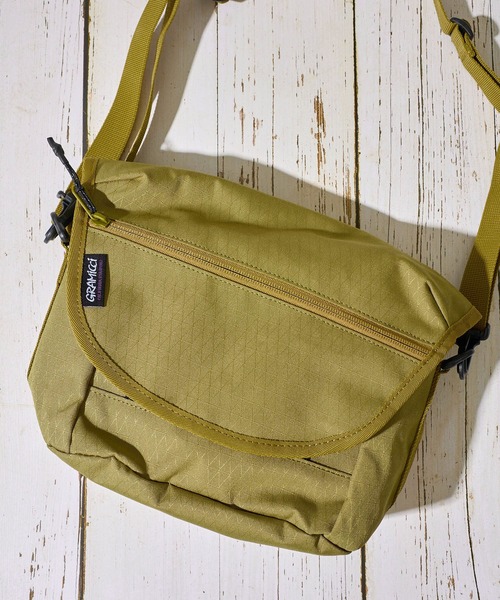 Gramicci(グラミチ)の「【GRAMICCI/グラミチ】CORDURA MULTI SIDE BAG / コーデュラナイロン マルチショルダーバッグ(ショルダーバッグ・レディース・ブルー/レッド/オリーブ/ブラック・FREE)」の1枚目の写真