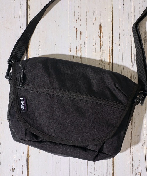 Gramicci(グラミチ)の「【GRAMICCI/グラミチ】CORDURA MULTI SIDE BAG / コーデュラナイロン マルチショルダーバッグ(ショルダーバッグ・レディース・ブルー/レッド/オリーブ/ブラック・FREE)」の3枚目の写真