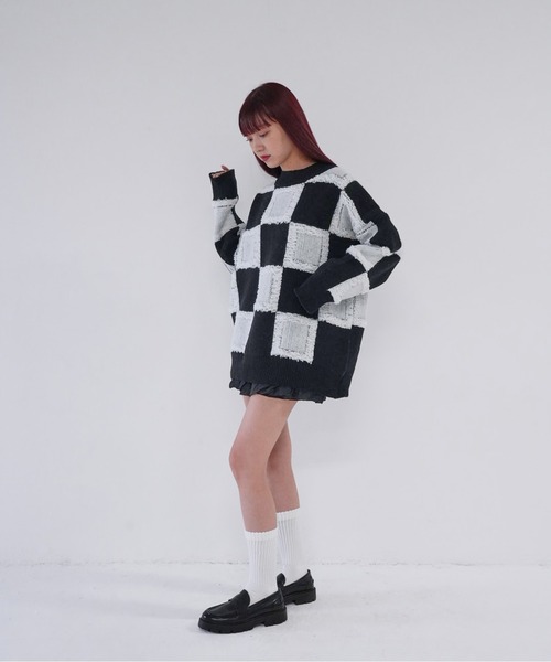 Uenui(ウニュイ)の「【 cunii 】 checkered cube knit top(ニット/セーター・レディース・イエロー/ブルー/ホワイト・FREE)」の21枚目の写真
