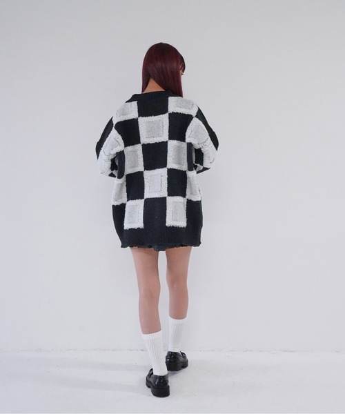 Uenui(ウニュイ)の「【 cunii 】 checkered cube knit top(ニット/セーター・レディース・イエロー/ブルー/ホワイト・FREE)」の22枚目の写真