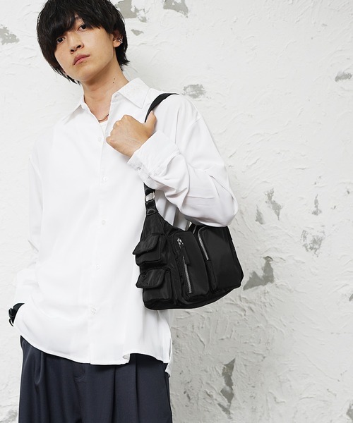 MinoriTY(マイノリティ)の「【MinoriTY select】メニーポケットナイロンショルダー メンズ ウィメンズ ユニセックス(ボディバッグ/ウエストポーチ・メンズ・ベージュ/ブラック・FREE)」の3枚目の写真
