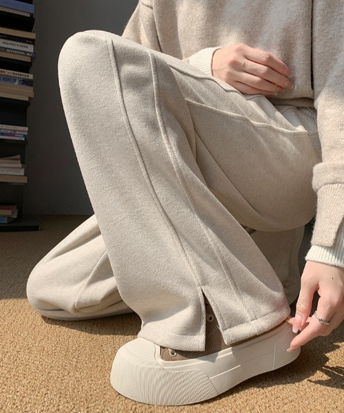 cammie(キャミー)の「裾スリットデザインスエットパンツ(その他パンツ・レディース・ブラック/ベージュ・M/L)」の1枚目の写真