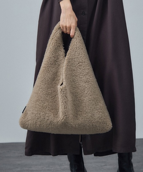 HELEN MOORE（ヘレンムーア）】フェイクムートンリバーシブルバッグ