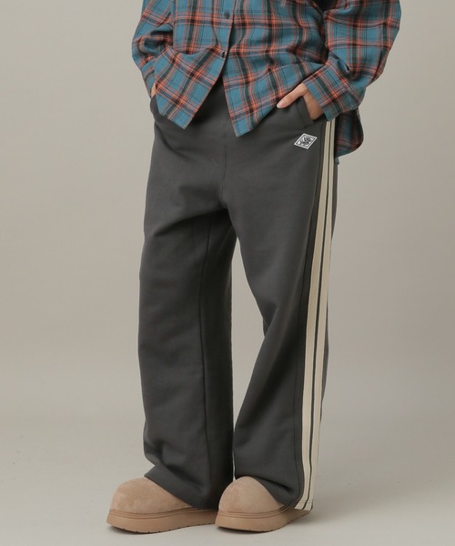 ALAND（エーランド）の「【UNISEX】ALAND／ロゴワッペンスウェットパンツ（スウェットパンツ・レディース・ブラウン/ブラック/チャコール・MEDIUM/LARGE）」の2枚目の写真