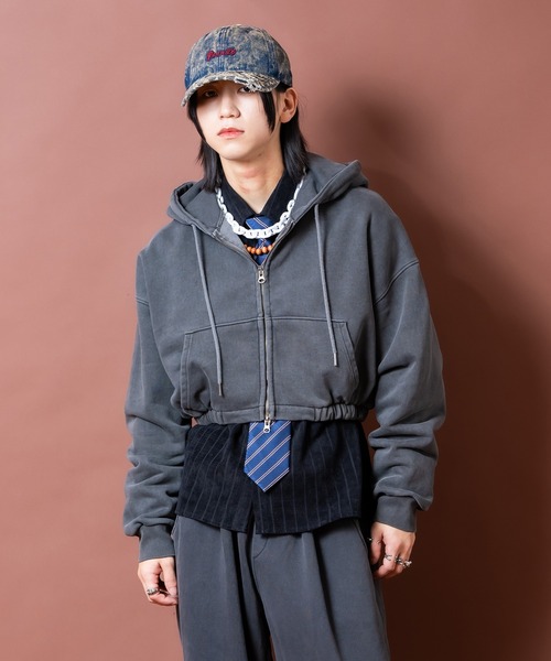 a.p.o.v.（エーピーオービー）の「a.p.o.v. ピグメントスウェットオーバーサイズ短丈ジップアップパーカー（パーカー・メンズ・ブラック/ベージュ/ブラウン・ONESIZE）」の7枚目の写真