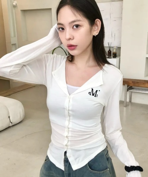 MUCENT（ムセント）の「【日本未発売/WEB限定】MUCENT(ムセント)/スリム フィット ラウンドネック カーディガン/ANZ SLIM FIT R-NECK CARDIGAN（カーディガン/ボレロ・レディース・グレー/チャコールグレー/ブラック/ベージュ/ホワイト・FREE）」の2枚目の写真